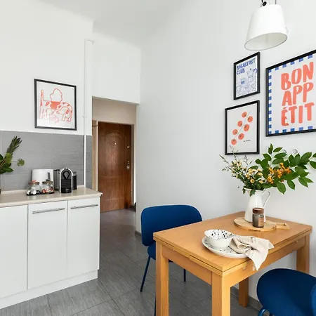 Aleja Wyzwolenia 9 By Homeprime Apartment Warschau
